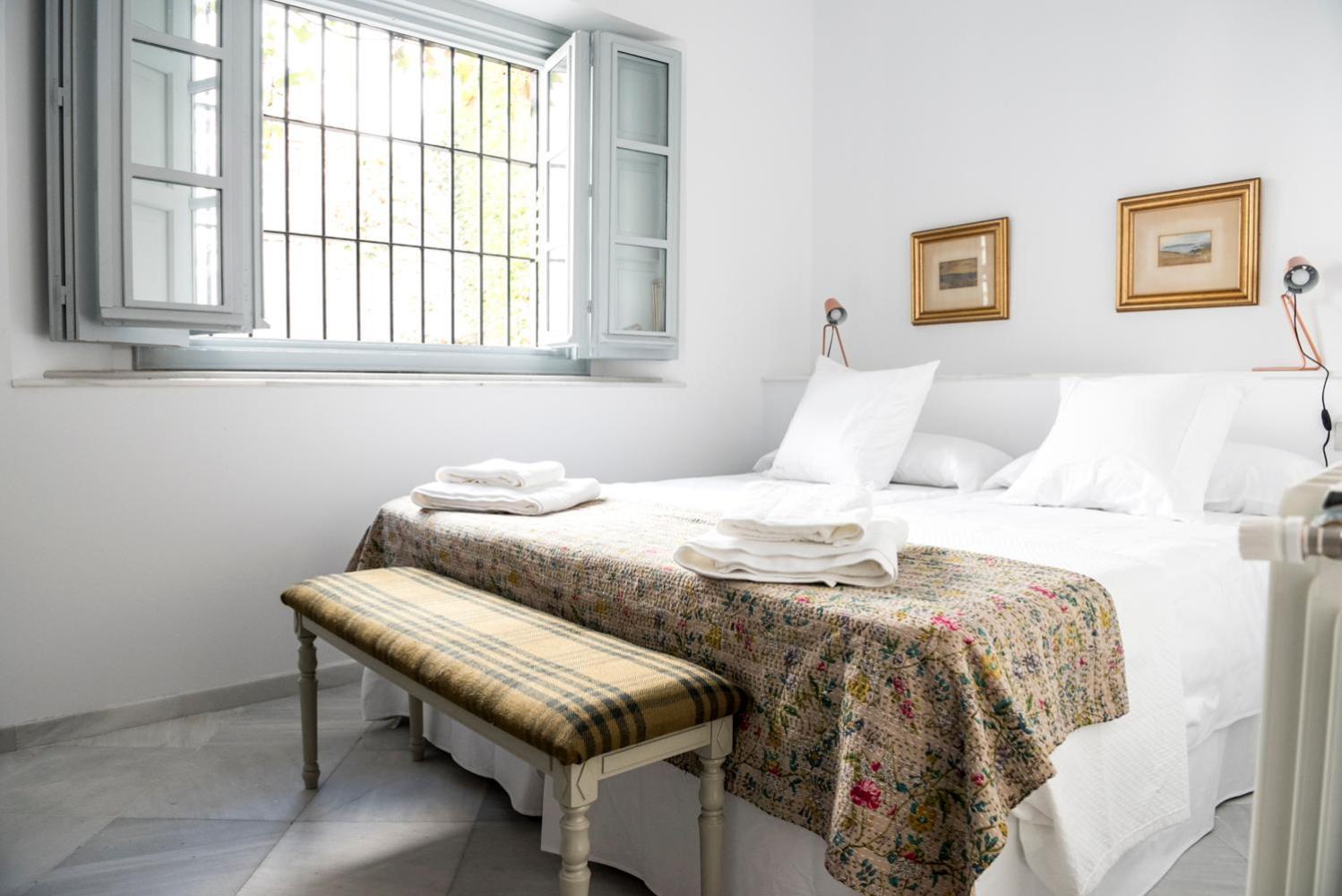 Palacio Marmoles Seville Room photo