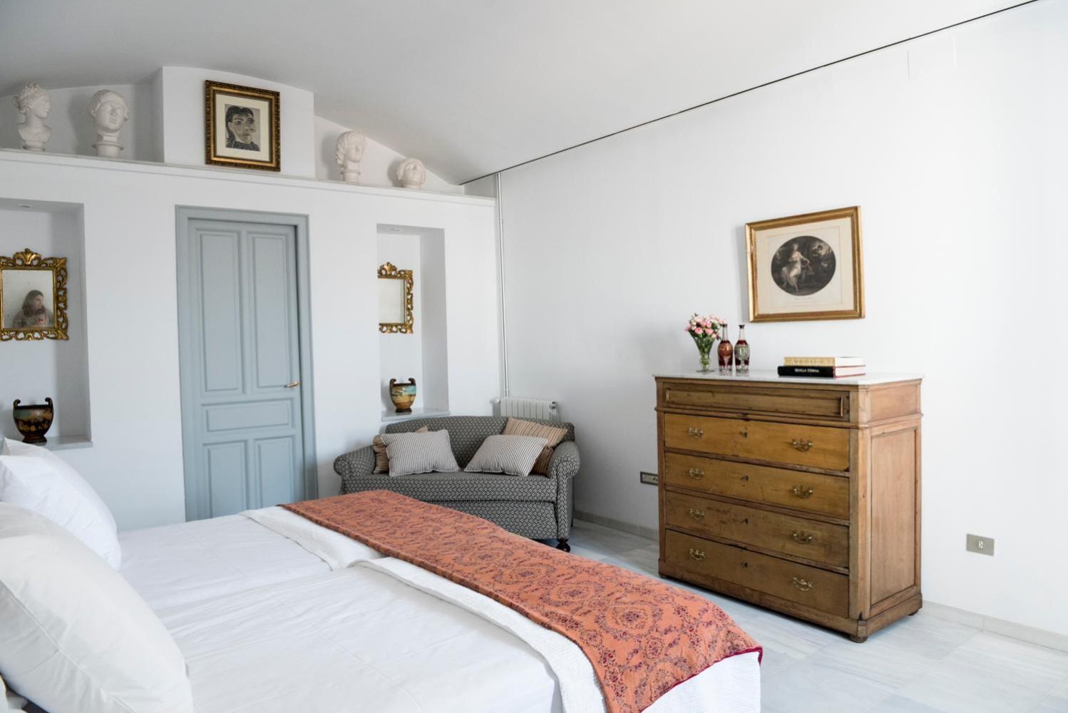 Palacio Marmoles Seville Room photo
